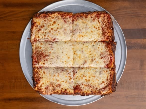 Kickin Chicken SICILIAN Pizza.